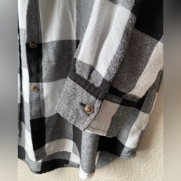 Pink Rose Black and White Plaid Front Button Flannel Top Size L - Picture 5 of 7